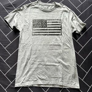 Men’s Oakley T Shirt Medium